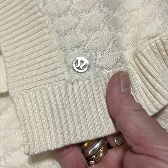 Lululemon NWOT Ivory Textured Poncho Wrap Viscose/Tencel/Cashmere Blend O/S - Picture 6 of 8